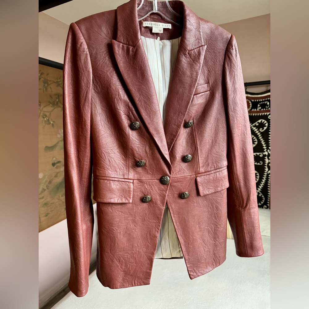 VERONICA BEARD
LEATHER MILLER DICKEY Double- Breasted JACKET BURGUNDY